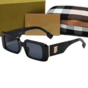 NWT Sleek Hard Plastic Sunglasses,Gold/ Riged Accent on Side/ Light Black Lenes